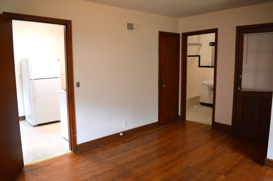 Building Photo - 821 Jenifer St