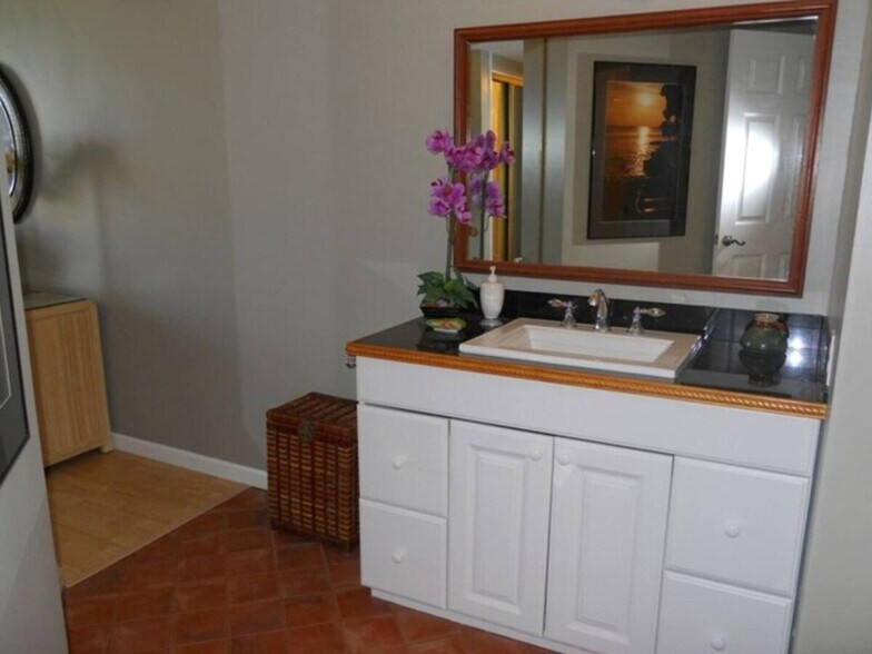 Building Photo - 938 S Kihei Rd