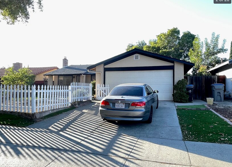 Building Photo - 2365 Fallingtree Dr