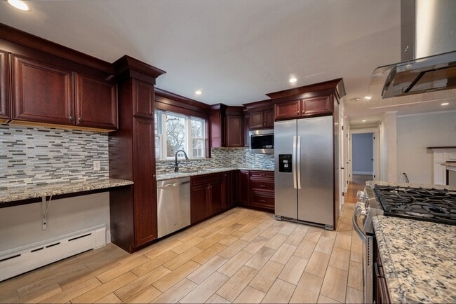 Building Photo - 314 Central St