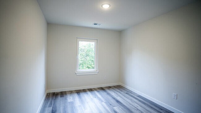 Building Photo - Brand-New Luxury 3BR Townhomes – First Mon...