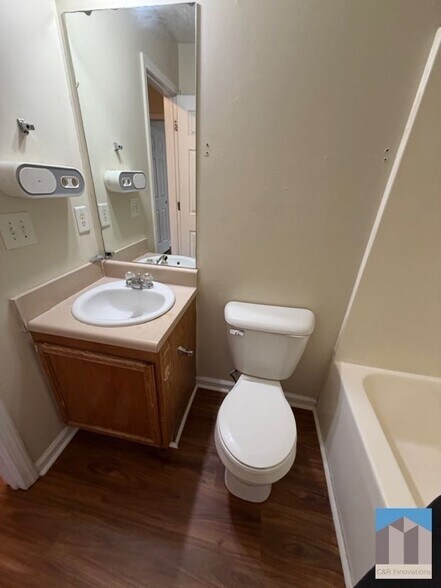 Building Photo - 5196 Tew Ln SW