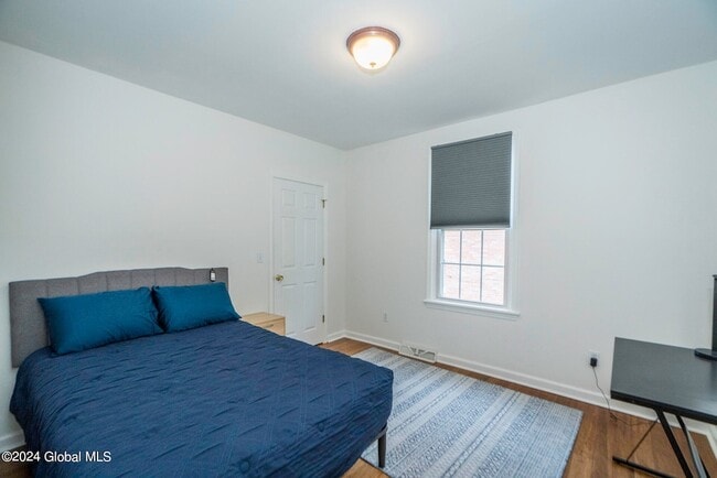 Building Photo - 41 Walton St