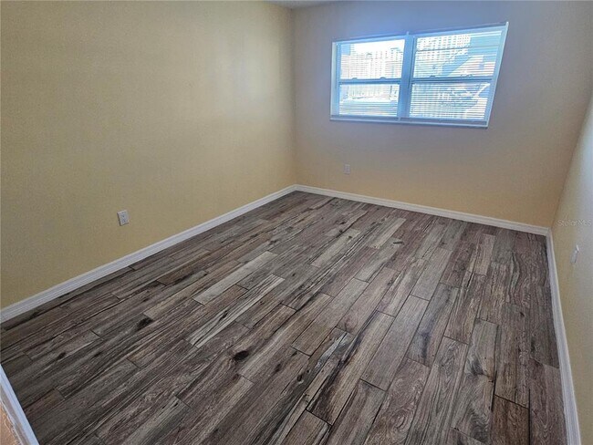 Building Photo - 2045 Alpine Rd