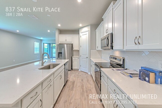 Building Photo - 837 Snail Kite Pl