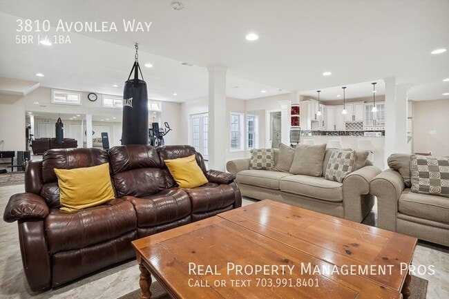 Building Photo - Gated Community, 10 Acres