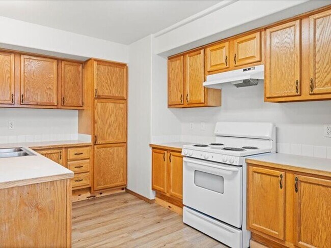 Building Photo - 6005 Chapel Hill Blvd