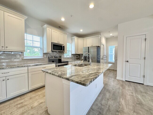 Building Photo - 4319 Pinter Ln