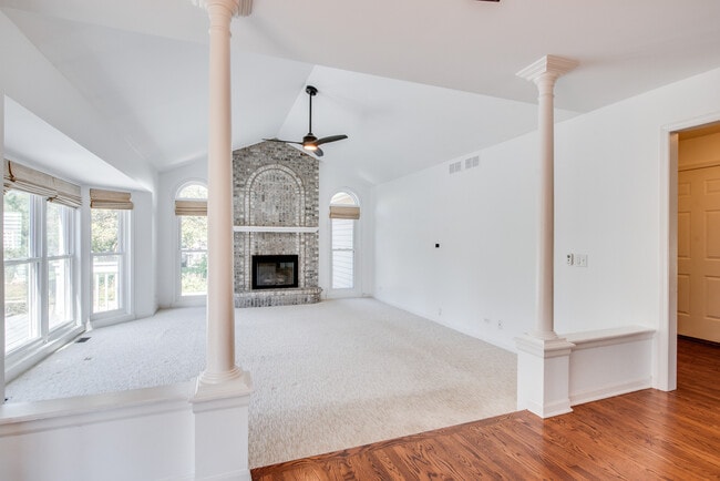Building Photo - 3631 Falkner Dr