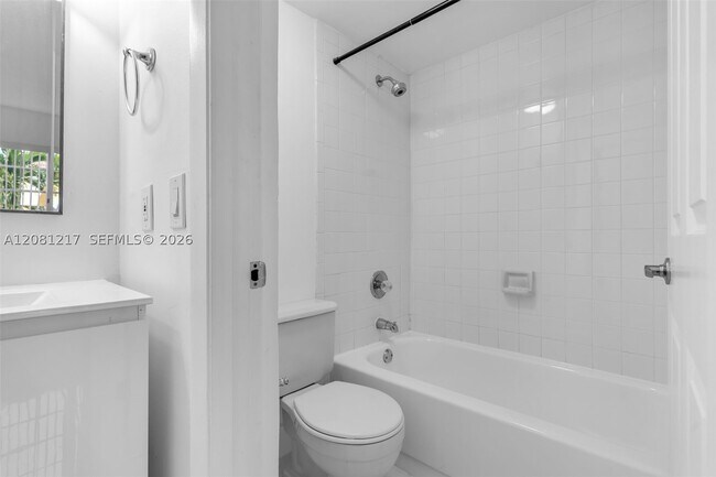 Building Photo - 15665 SW 74th Cir Dr