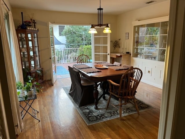Building Photo - 2721 E Chevy Chase Dr