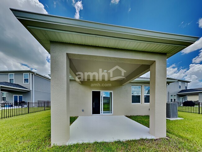 Building Photo - 1036 Walden Pond Dr