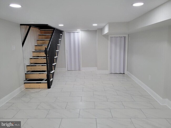 Building Photo - 412 Durfor St