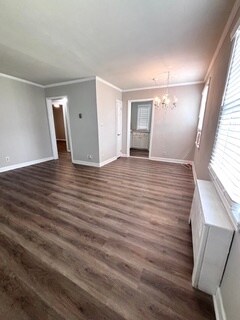 Building Photo - 1700 Roslyn Dr