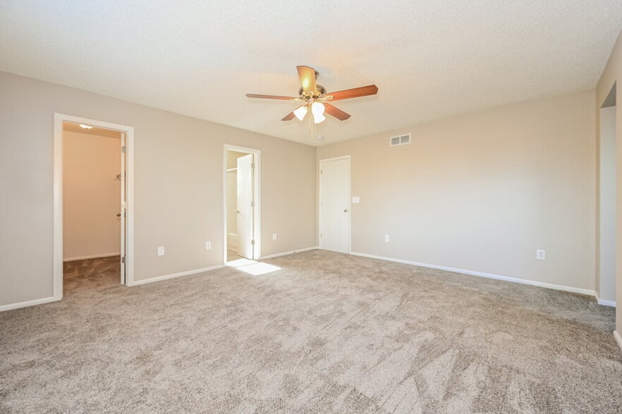 Building Photo - 9616 S Castle Ridge Cir