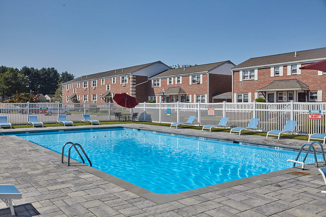 Building Photo - 89 Salmon Brook Dr