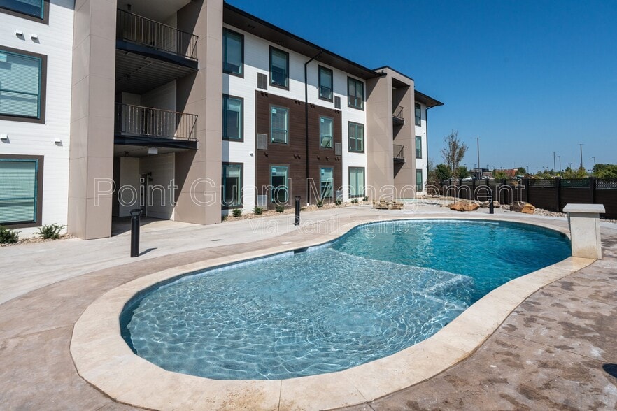 Primary Photo - Plazzio Place Apartments