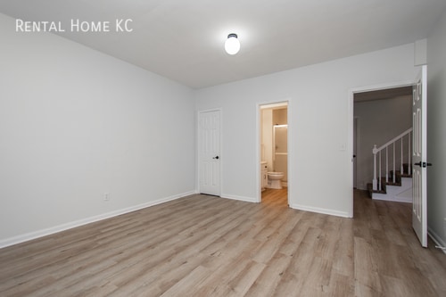 Building Photo - Large 1.5 Story luxury home on 2.5 acres  ...