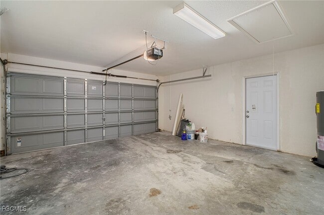 Building Photo - 4535 32nd Ave SW