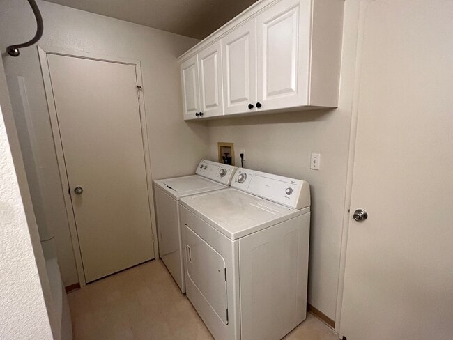 Building Photo - 94-1351 Kulewa Loop #17s