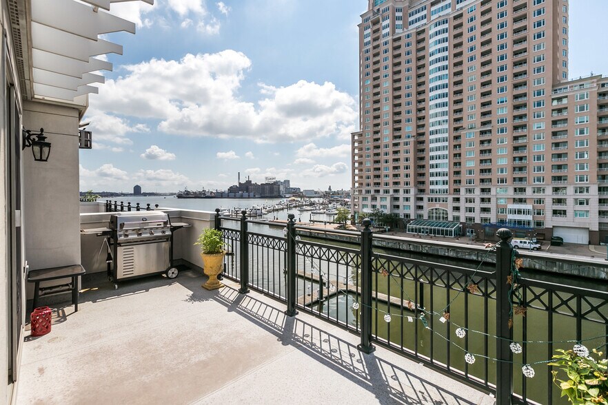 Building Photo - 639 Ponte Villas S