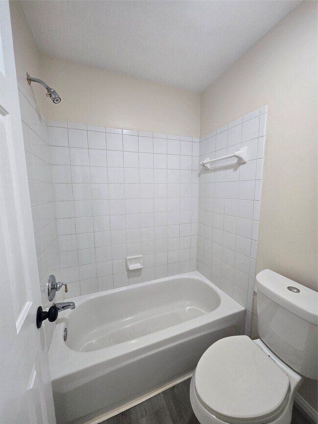 Building Photo - 1806 Laurel Bay Dr
