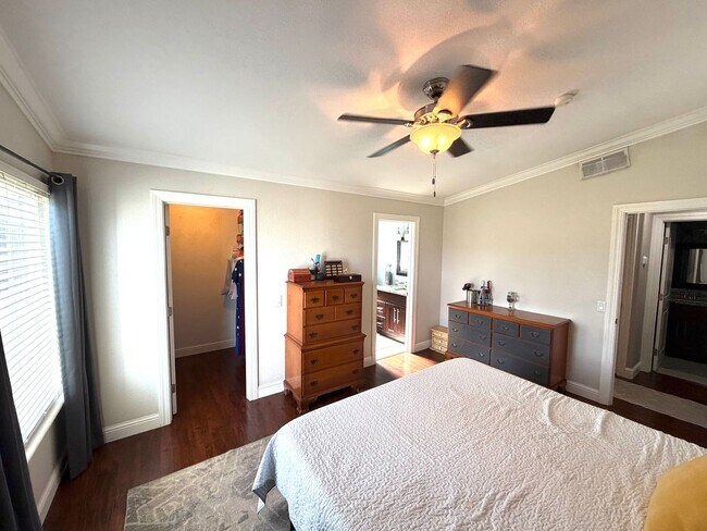 Building Photo - Desirable Home in Lincoln Village – A must see!