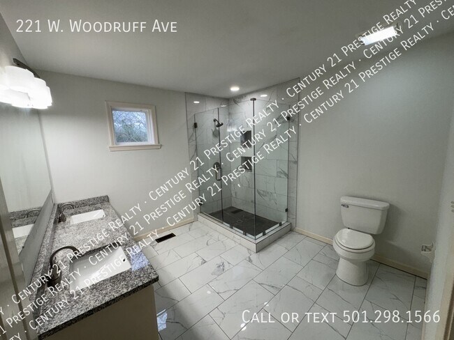 Building Photo - 221 W Woodruff Ave