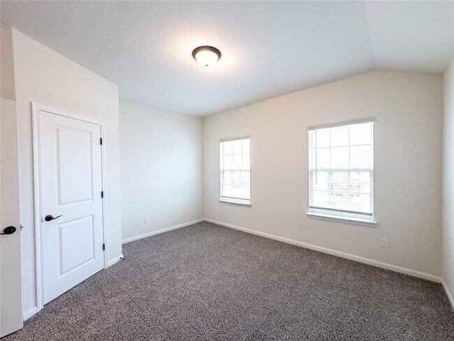 Building Photo - 13837 Enzo Gate