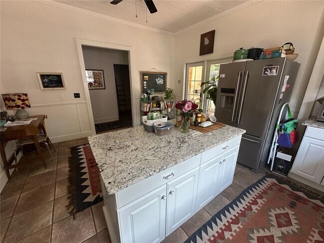 Building Photo - 199 Pearl St SE