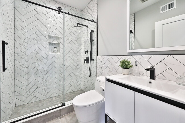 Building Photo - 1612 Cambridge St