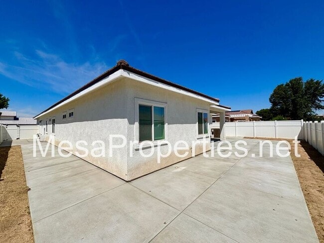 Building Photo - 13555 Sea Gull Dr