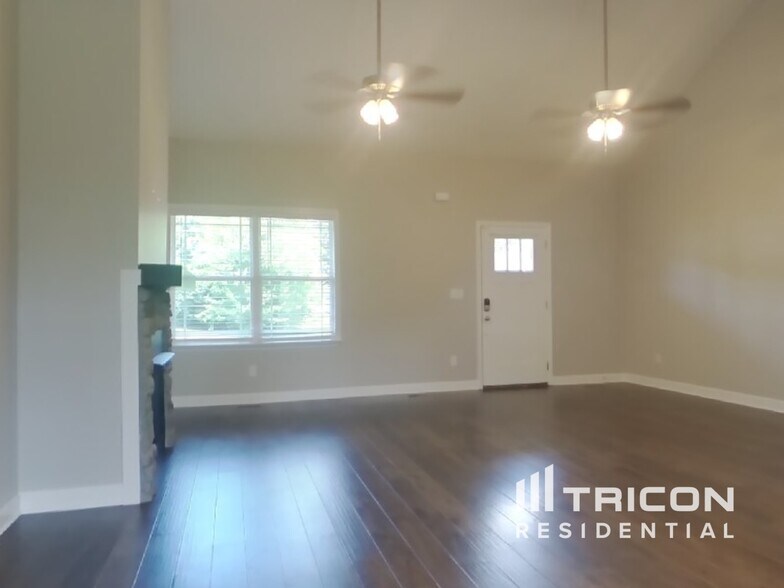 Building Photo - 512 Poplar Bend Dr