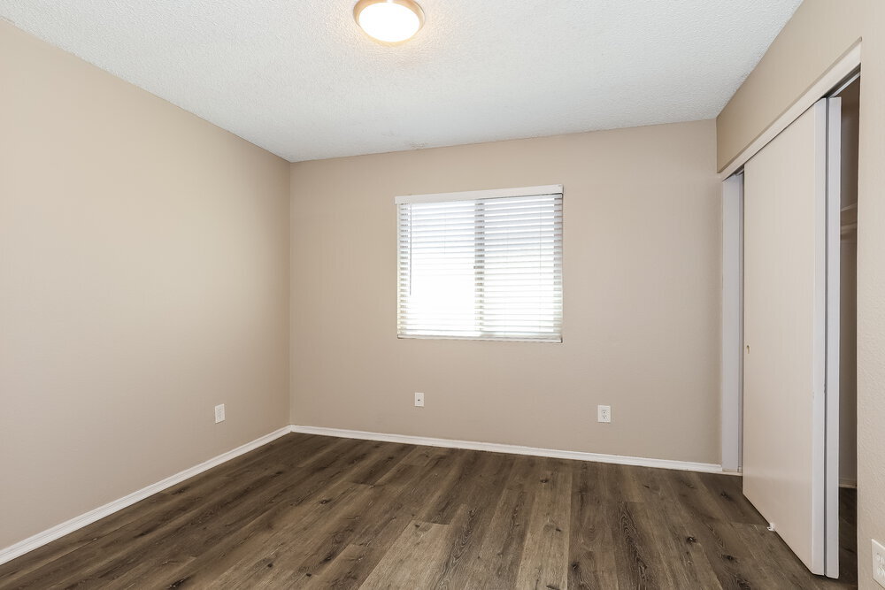 Building Photo - 4758 W Escuda Dr