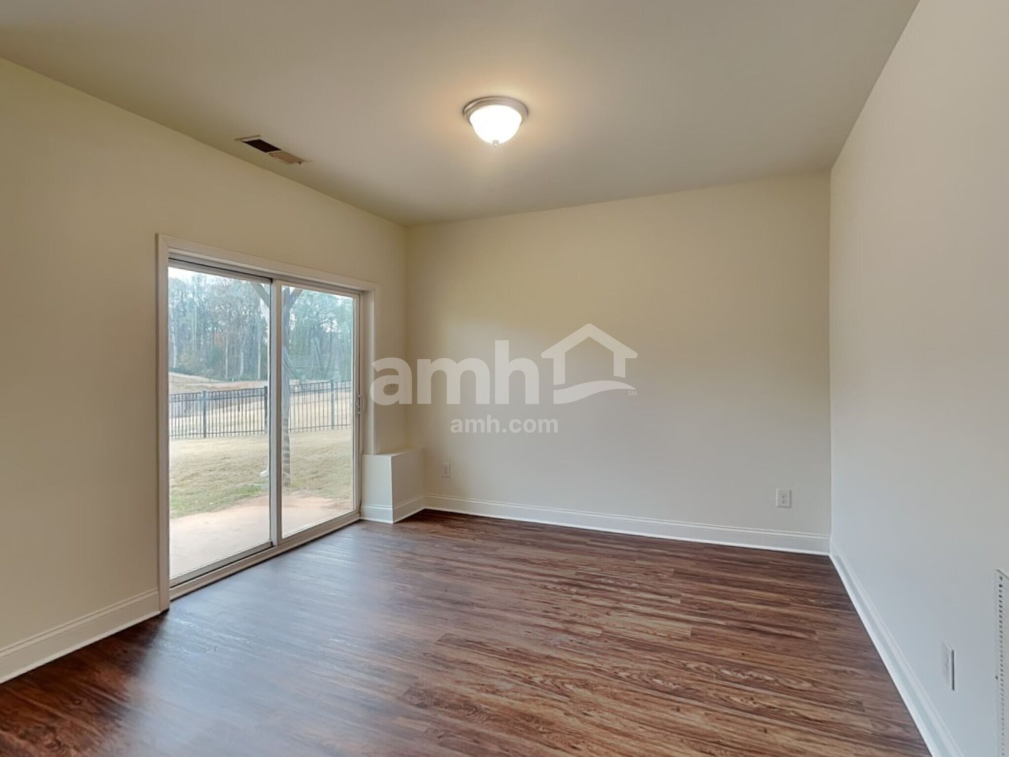 Building Photo - 716 Cyprus Ave