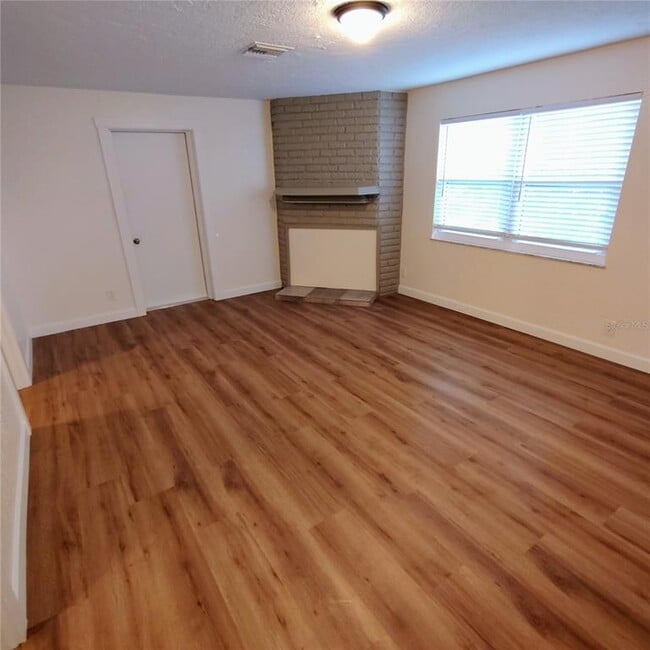 Building Photo - 2230 Grove St S