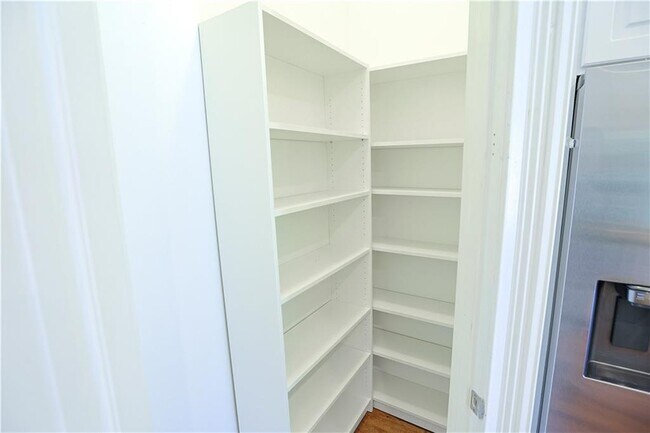 Building Photo - 1296 Lenox Park Blvd NE