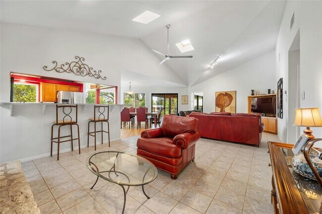 Building Photo - 5511 Arroyo Rd