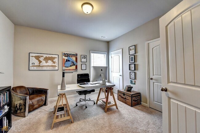Building Photo - 2245 Black Pebble Cir