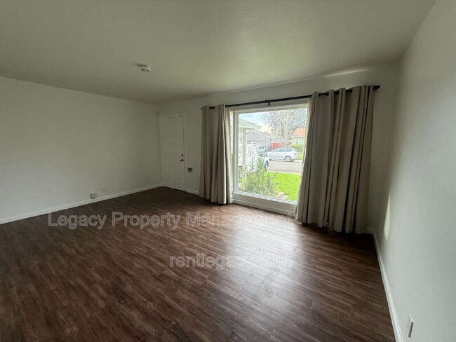 Building Photo - 5657 Bonniemae Way