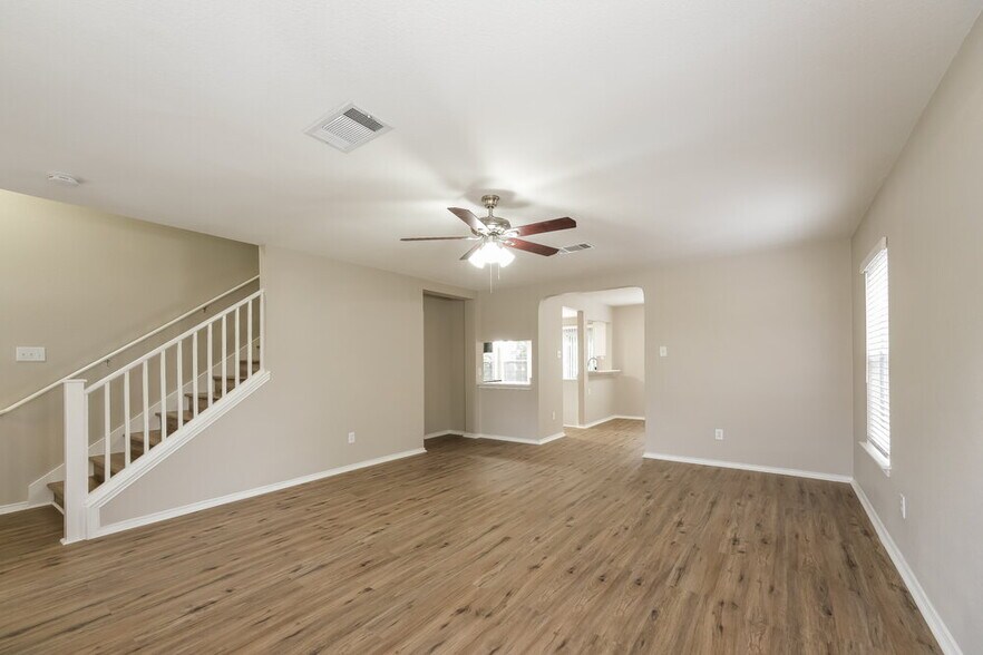 Building Photo - 2016 Continental Pass