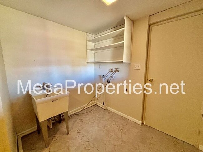 Building Photo - 9964 Arroyo Ave