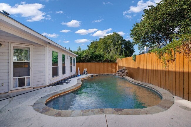 Building Photo - 128 Overbrook Dr