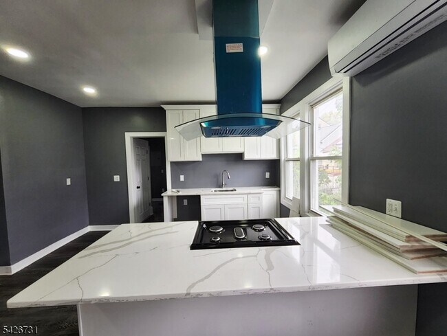 Building Photo - 49 Union Pl