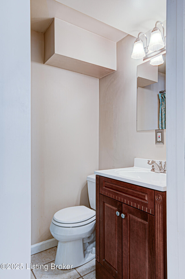Building Photo - 2418 Brighton Dr