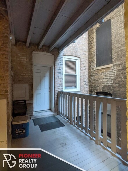 Building Photo - 3244 N Clifton Ave