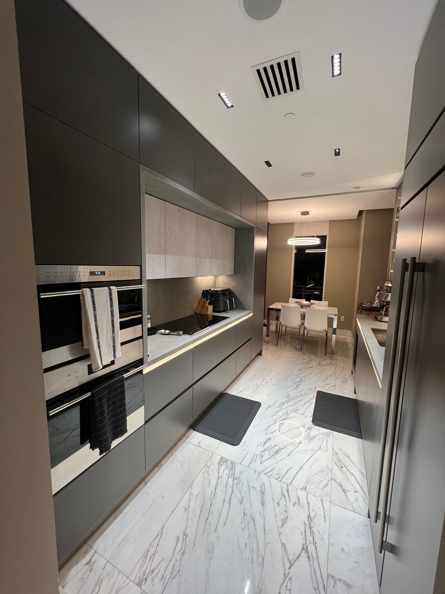 Building Photo - 21205 Yacht Club Dr