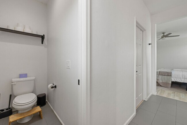 Building Photo - 10020 E CAMELBACK TR