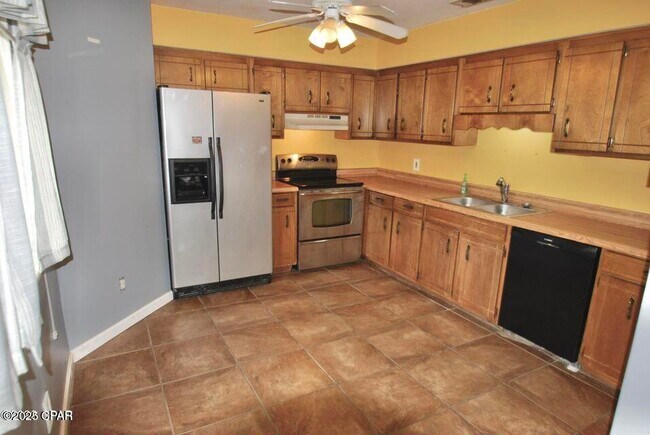 Building Photo - 209 Acme Ln