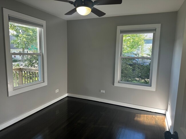 Building Photo - 812 Ridge Ave